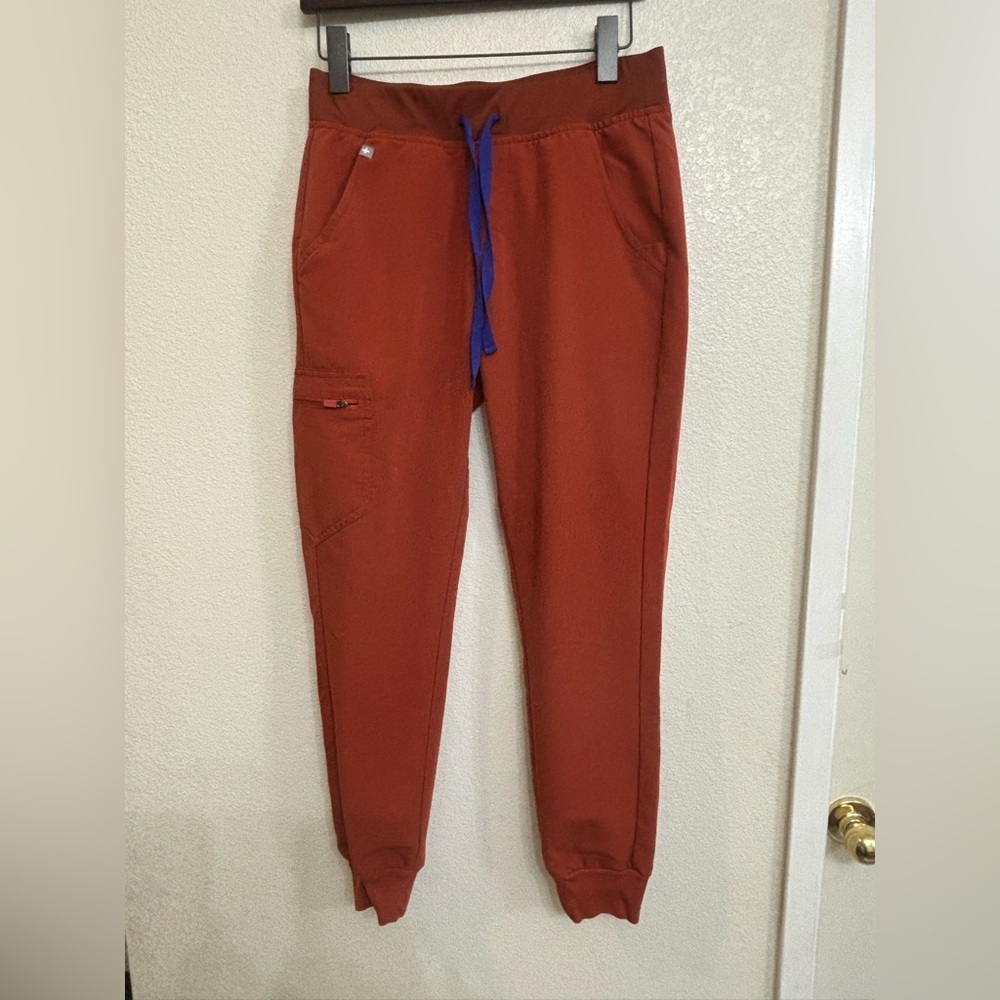 FIGS Bundle Zamora Jogger Scrub Pants - Rust & Graphite Gray - Picture 3 of 15